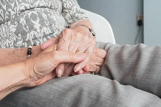 Comment choisir le bon infirmier à domicile pour vos soins