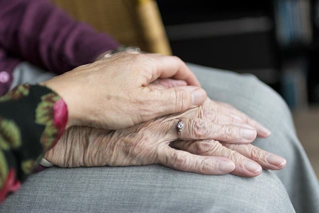 Comment optimiser les soins infirmiers à domicile pour votre confort